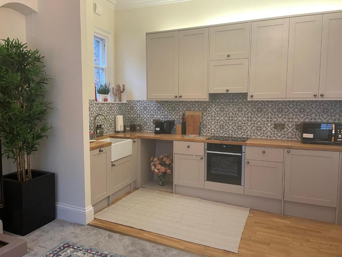 Luxury Apartment Opposite The Shambles 约克 外观 照片