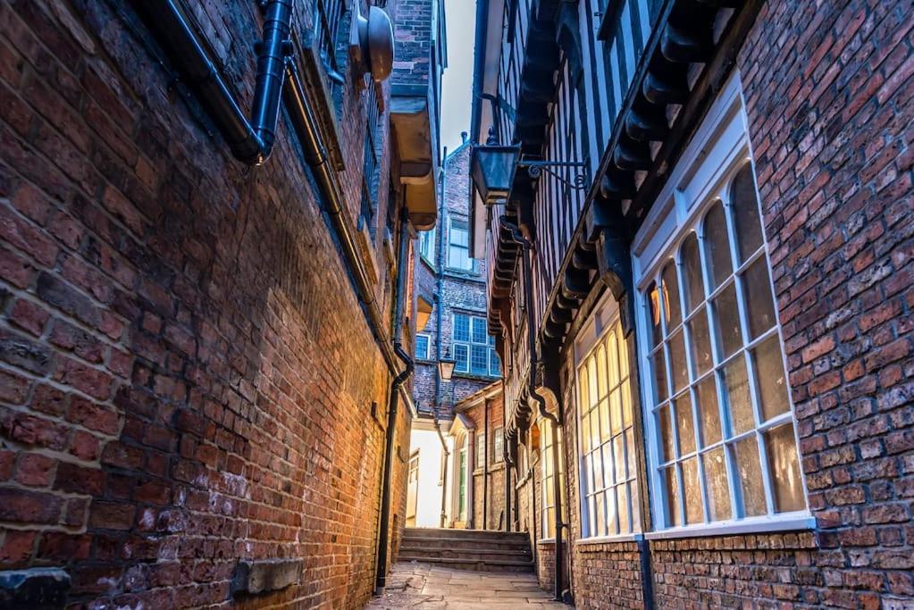 Luxury Apartment Opposite The Shambles 约克 外观 照片